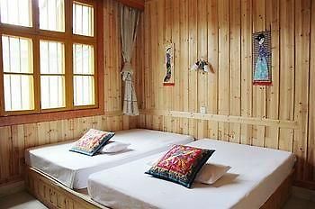 Fenghuang Post House Hotel Exterior photo